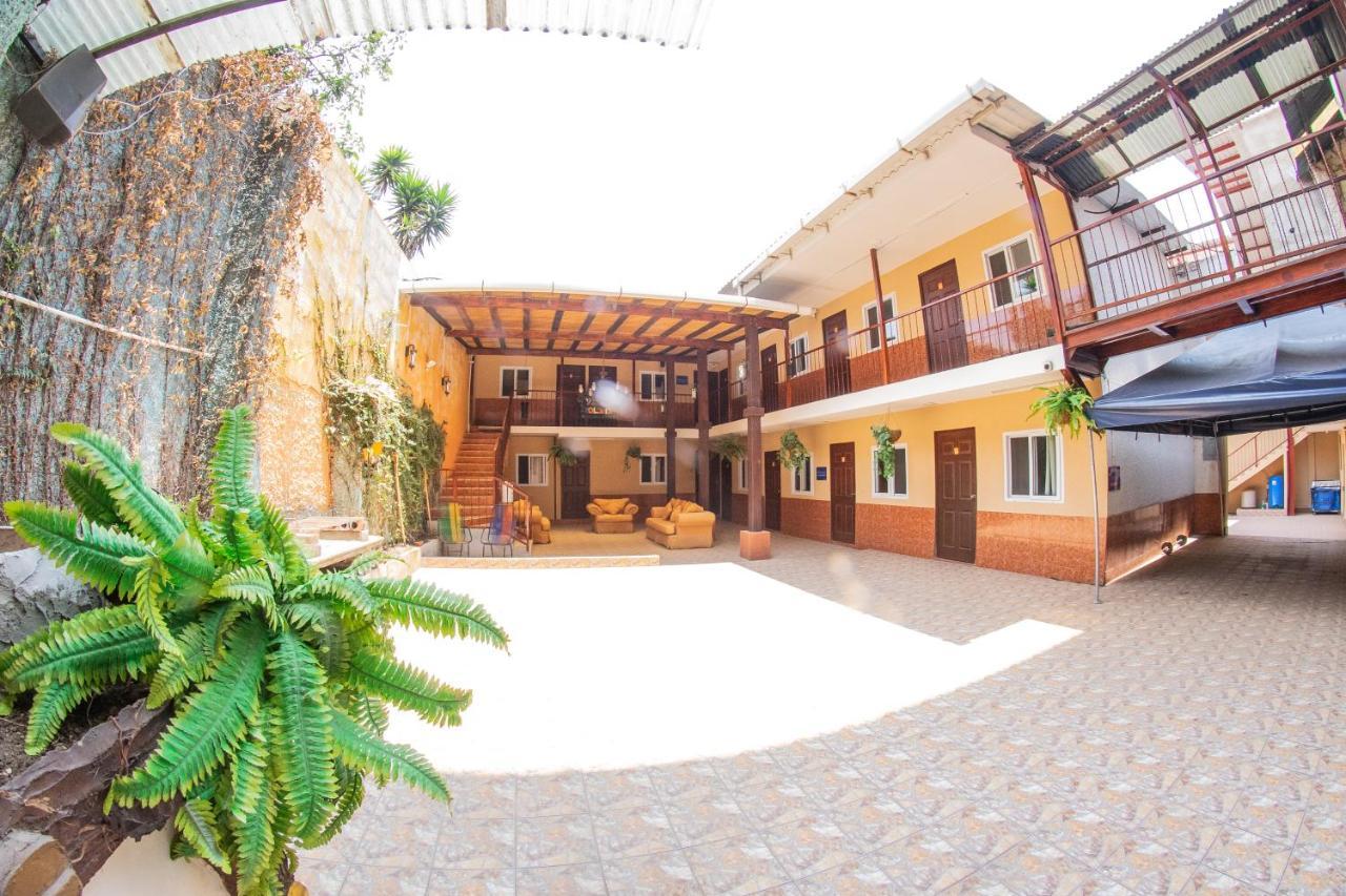 Euro Hostal Guatemala City Luaran gambar