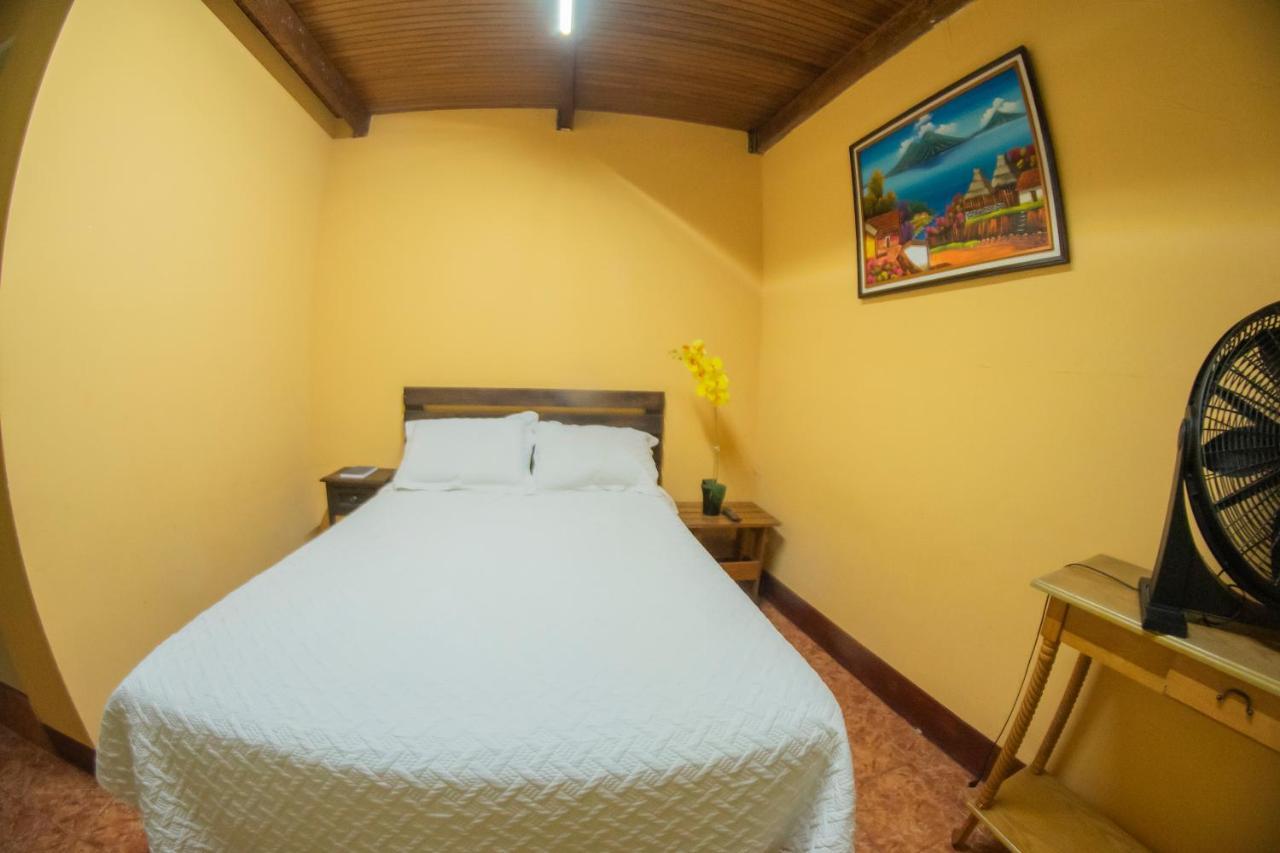 Euro Hostal Guatemala City Luaran gambar